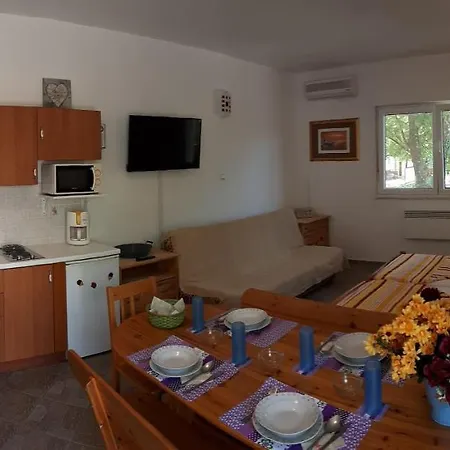 Ksenija Apartamento Jadranovo