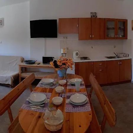 Ksenija Apartamento Jadranovo
