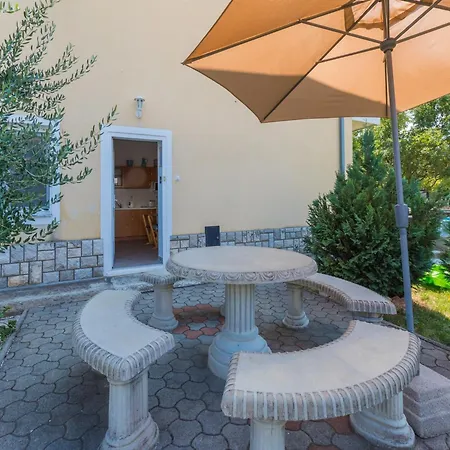 Ksenija Appartement *