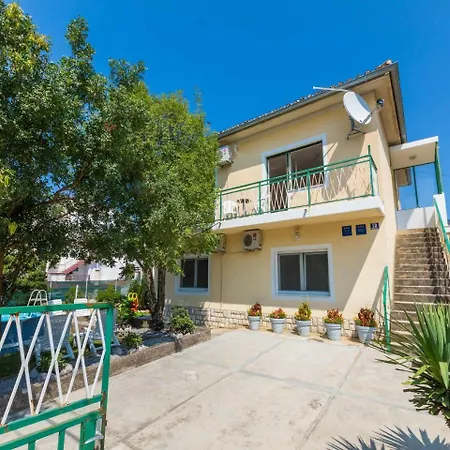 Ksenija Apartamento *